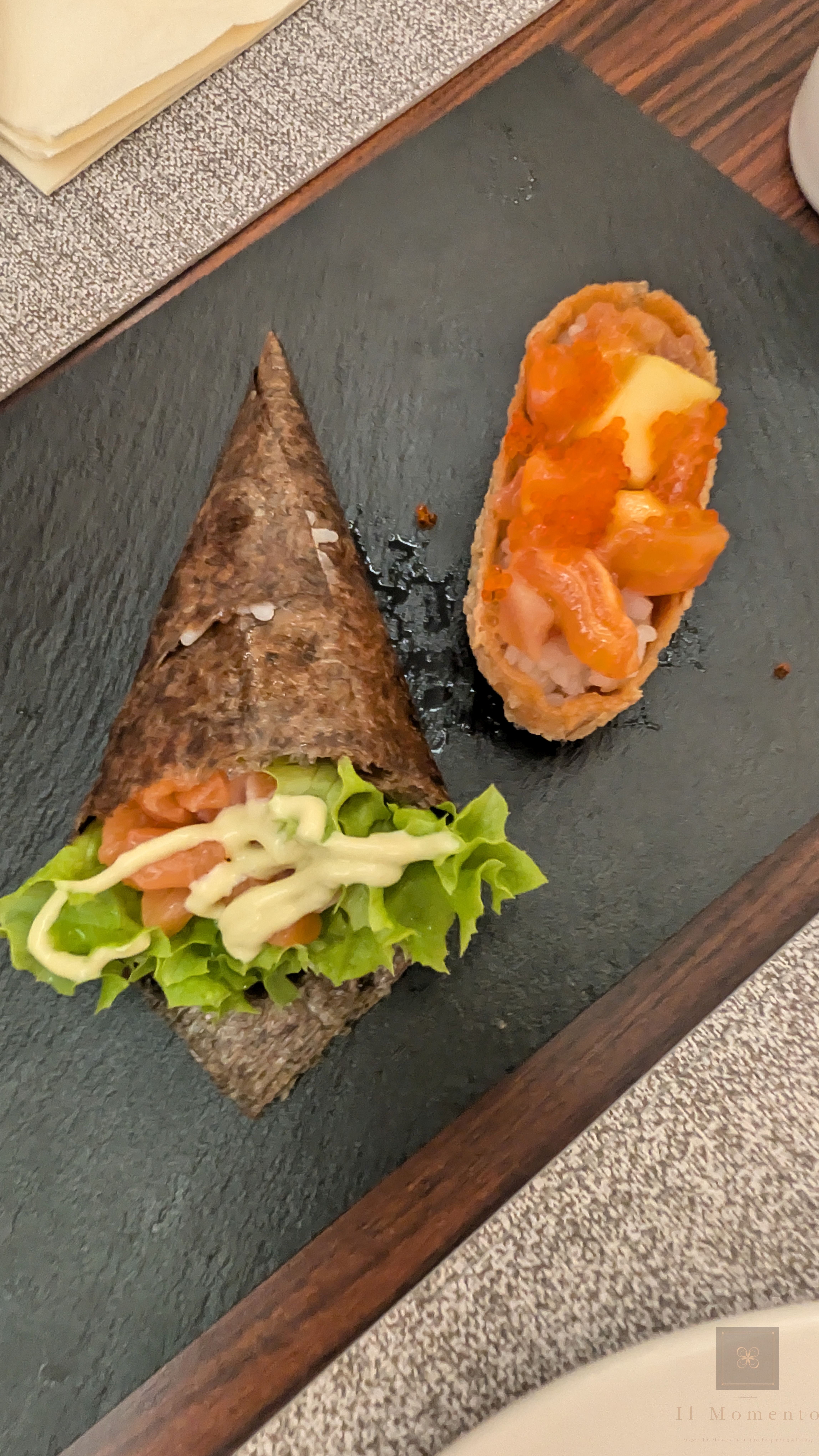rechts: Inari-Tasche gefüllt mit Atkins-Mango, Thunfisch & Co rechts: Inari-Tasche gefüllt mit Atkins-Mango, Thunfisch & Co